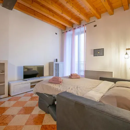 Palace Mazzini Center * Verona