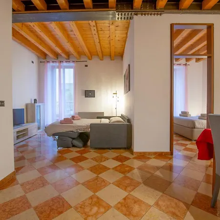 Palace Mazzini Center Apartment Verona